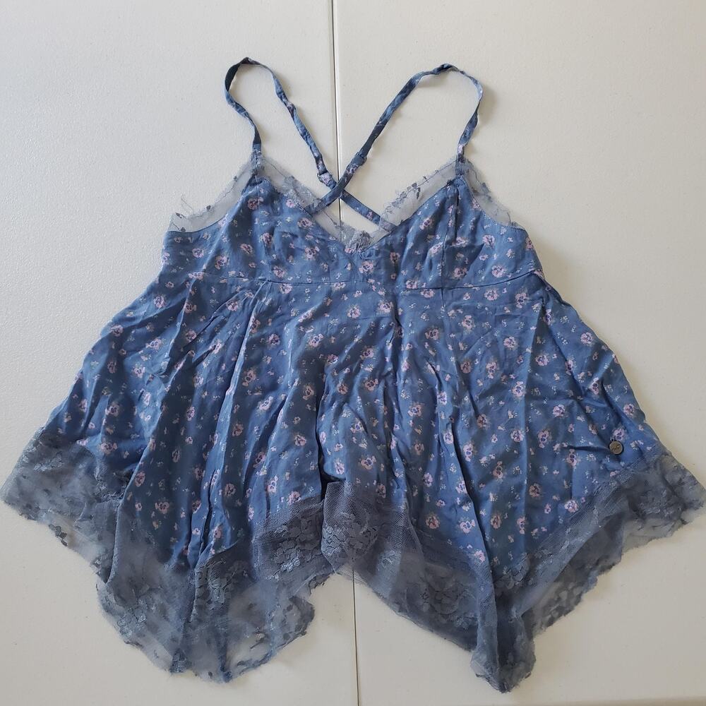 Y2K Hollister Tank Top Women XS Blue Floral Lace Trim Handkerchief Hem Cami Boho